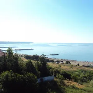 Family Lazuren Briag 3* Burgas